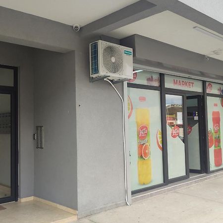 Apartmani Stari Aerodrom Podgoriţa Exterior foto