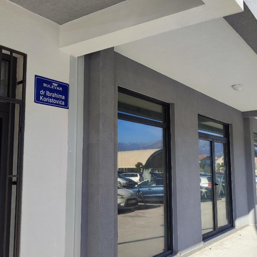 Apartmani Stari Aerodrom Podgoriţa Exterior foto