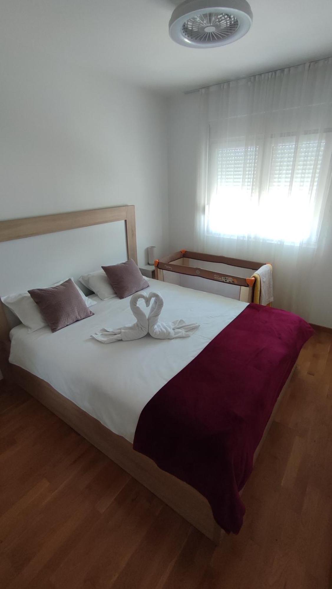 Apartmani Stari Aerodrom Podgoriţa Exterior foto